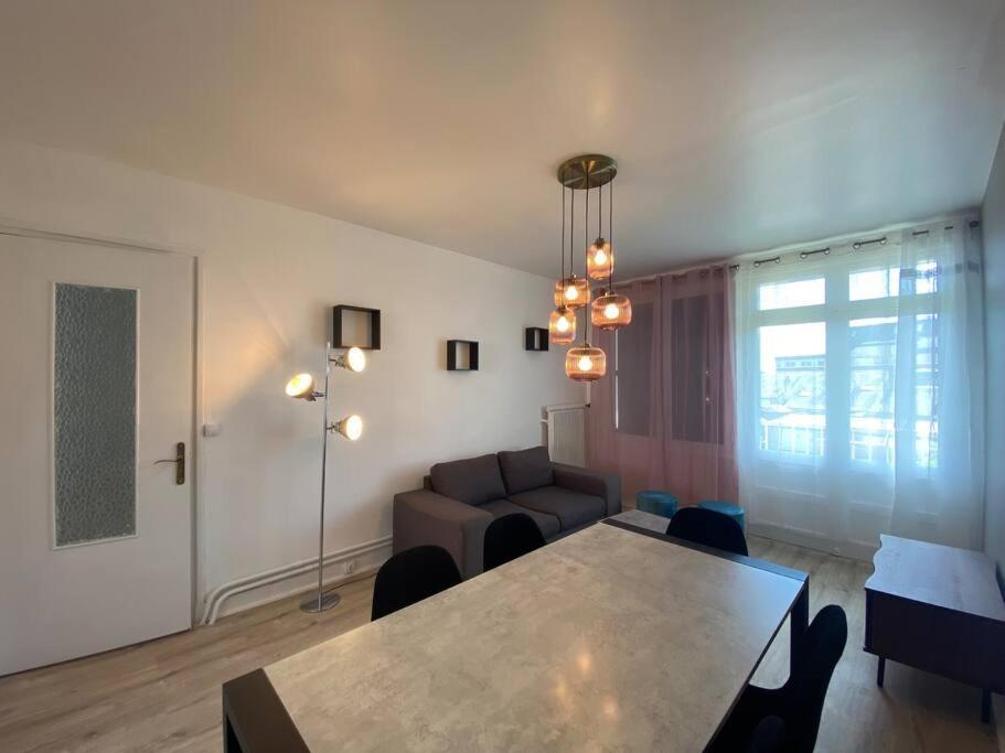 Bel Appartement Centre Ville De Vierzon Esterno foto