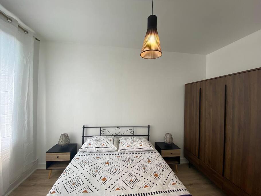Bel Appartement Centre Ville De Vierzon Esterno foto