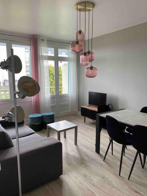 Bel Appartement Centre Ville De Vierzon Esterno foto